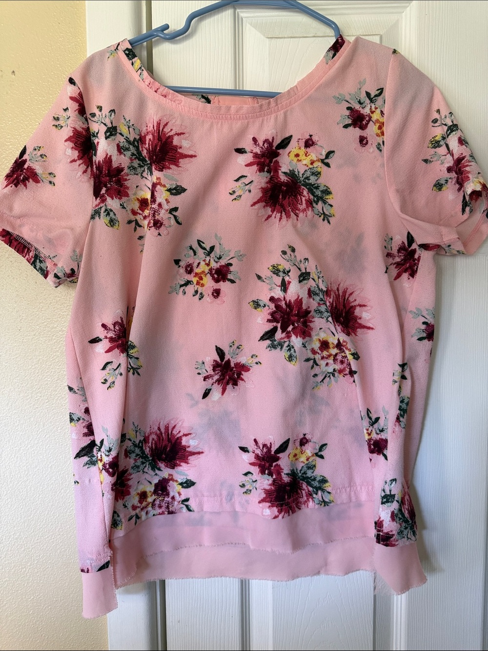 JODIFL Pink Floral Short Sleeve Top with Burgundy Blooms